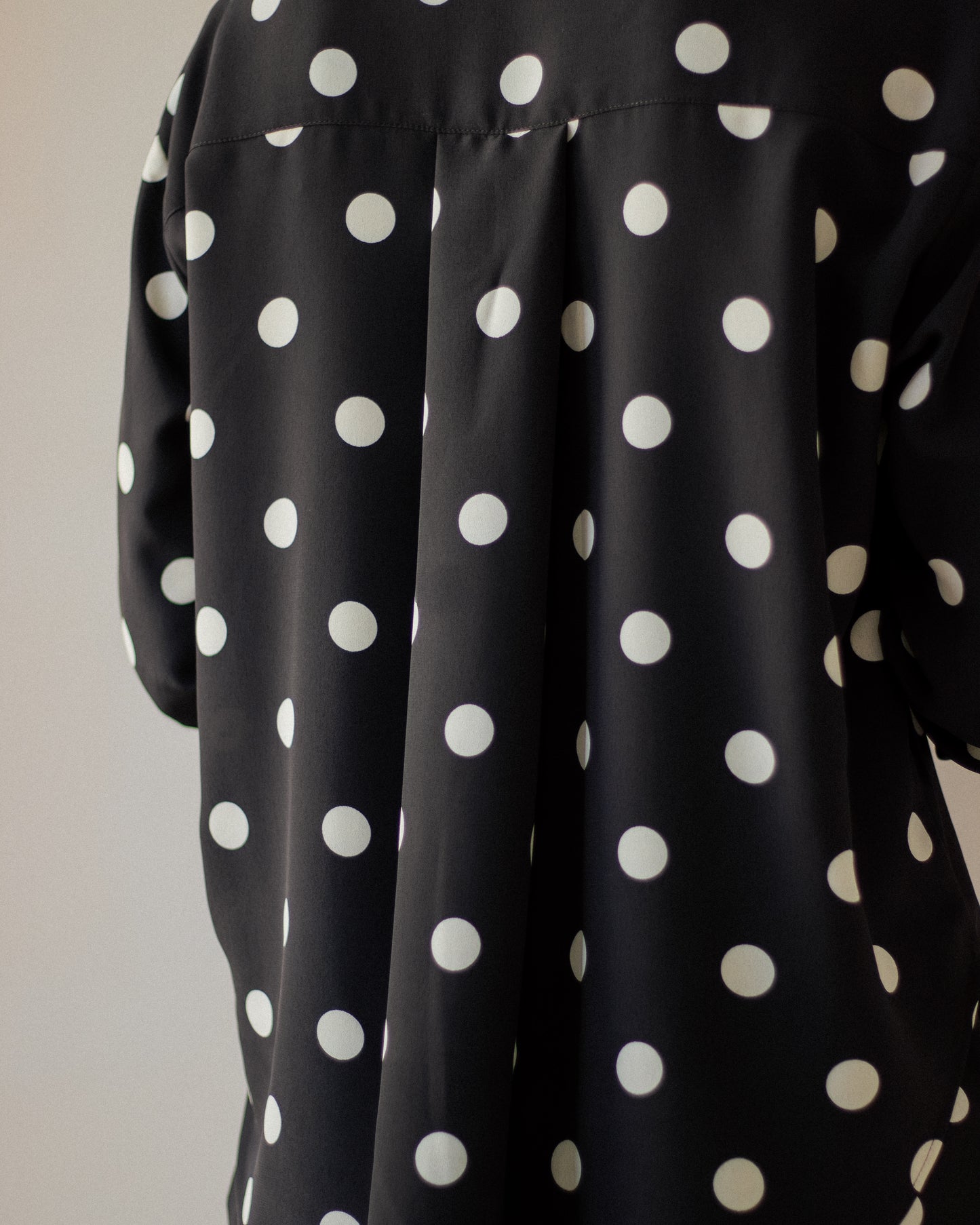 Spotted Shirt with Detachable Scarf
