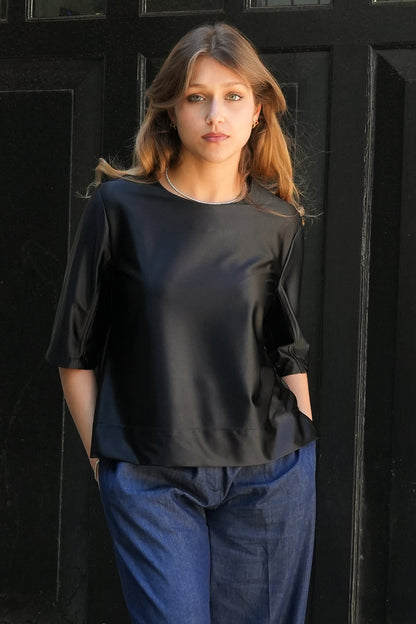 Relaxed knitted satin tee