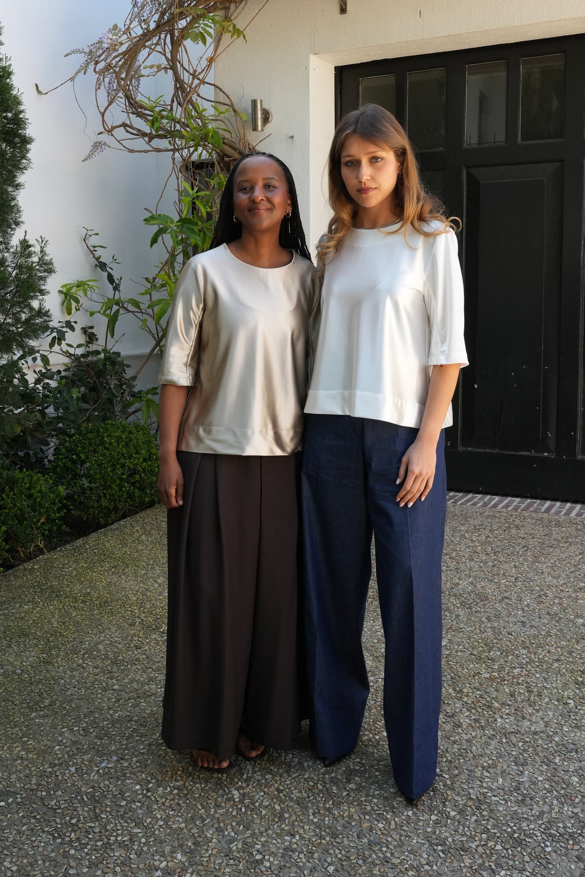 Relaxed knitted satin tee