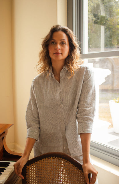Linen shirt with Peter Pan Collar