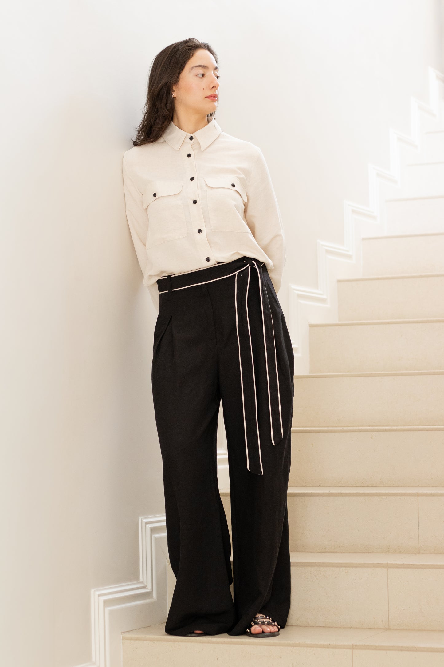 Tailored Shirt with contrast buttons