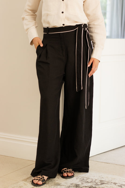 Pleated Pants with Fabric Belt